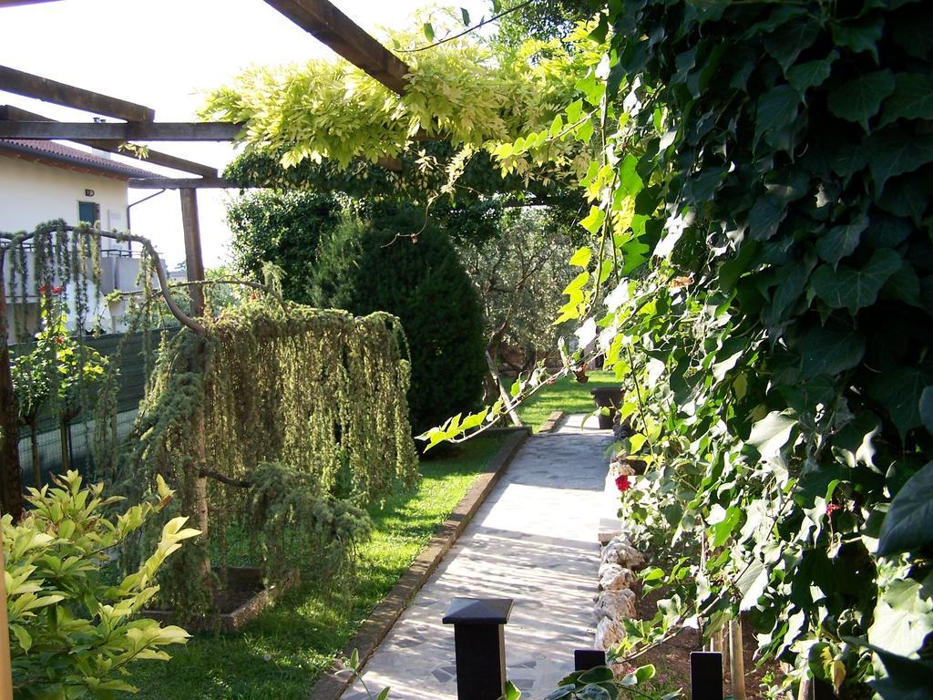 Casa Ginev Room & Apartments Bardolino Luaran gambar